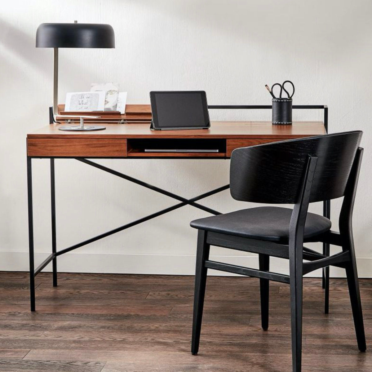 DERRICK desk with LEANDER chair by Lambert