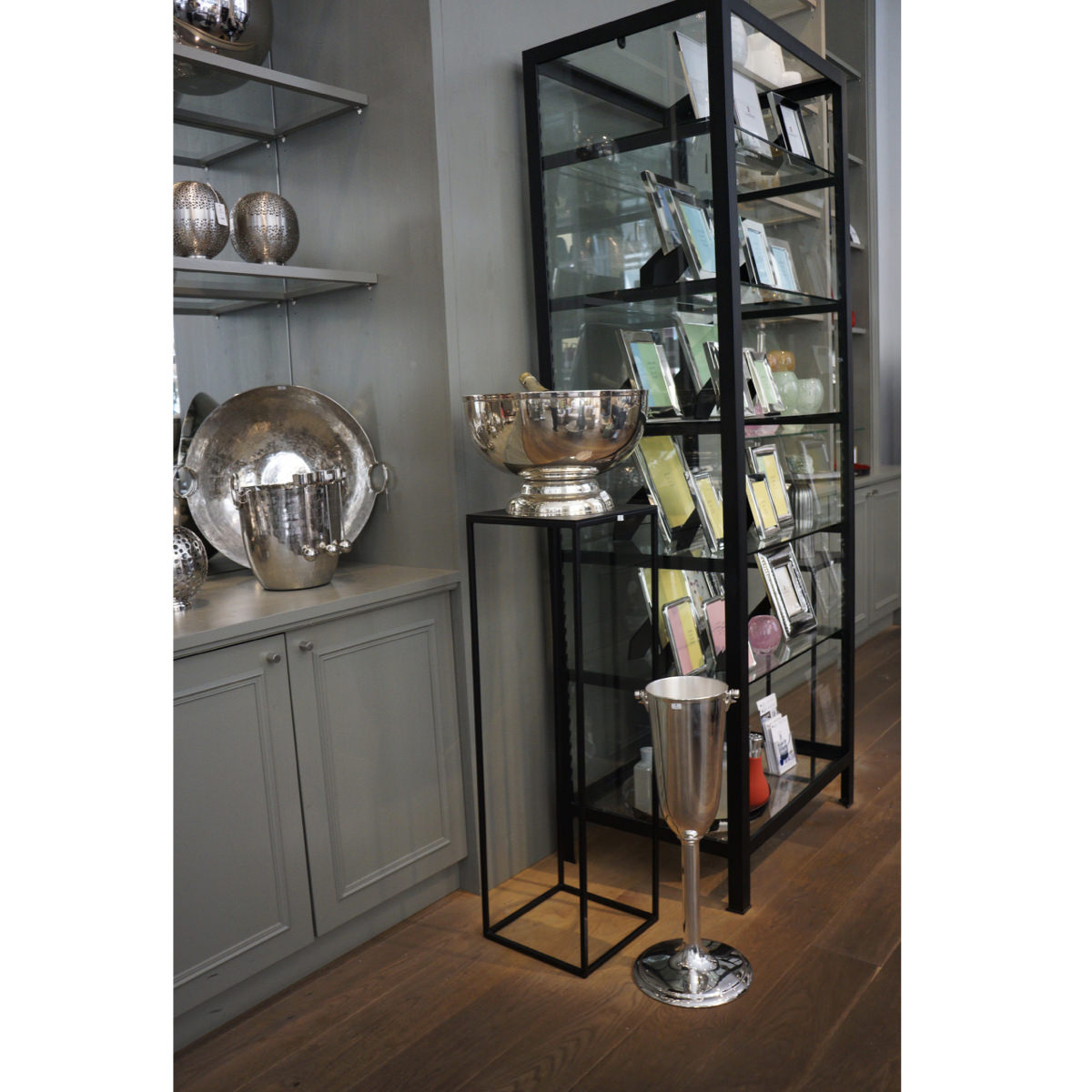 SCHNEEWITTCHEN glas cabinet by Lambert